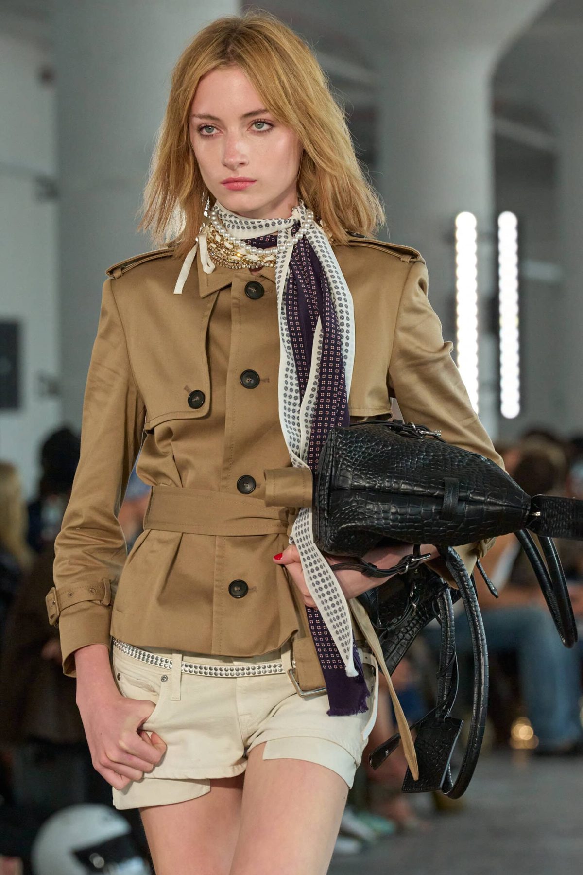 Close-up beauty detail with scarf necklace, 7 For All Mankind Spring 2027 show